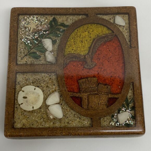 Lucite Acrylic Retro Mid Century Seagull Trivet Square 5 1/4" Seashells Sand Vtg - Picture 1 of 11
